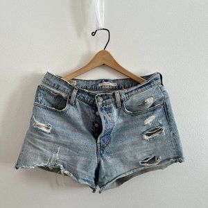 Vintage Levi’s | Light Wash High Rise Wedgie Denim Shorts | Size 30